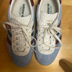 adidas gazelle blue dawn collegiate burgundy